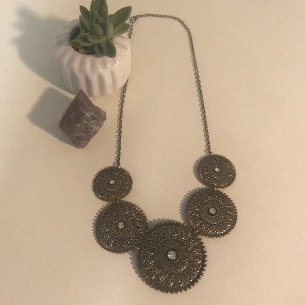 Medallion necklace